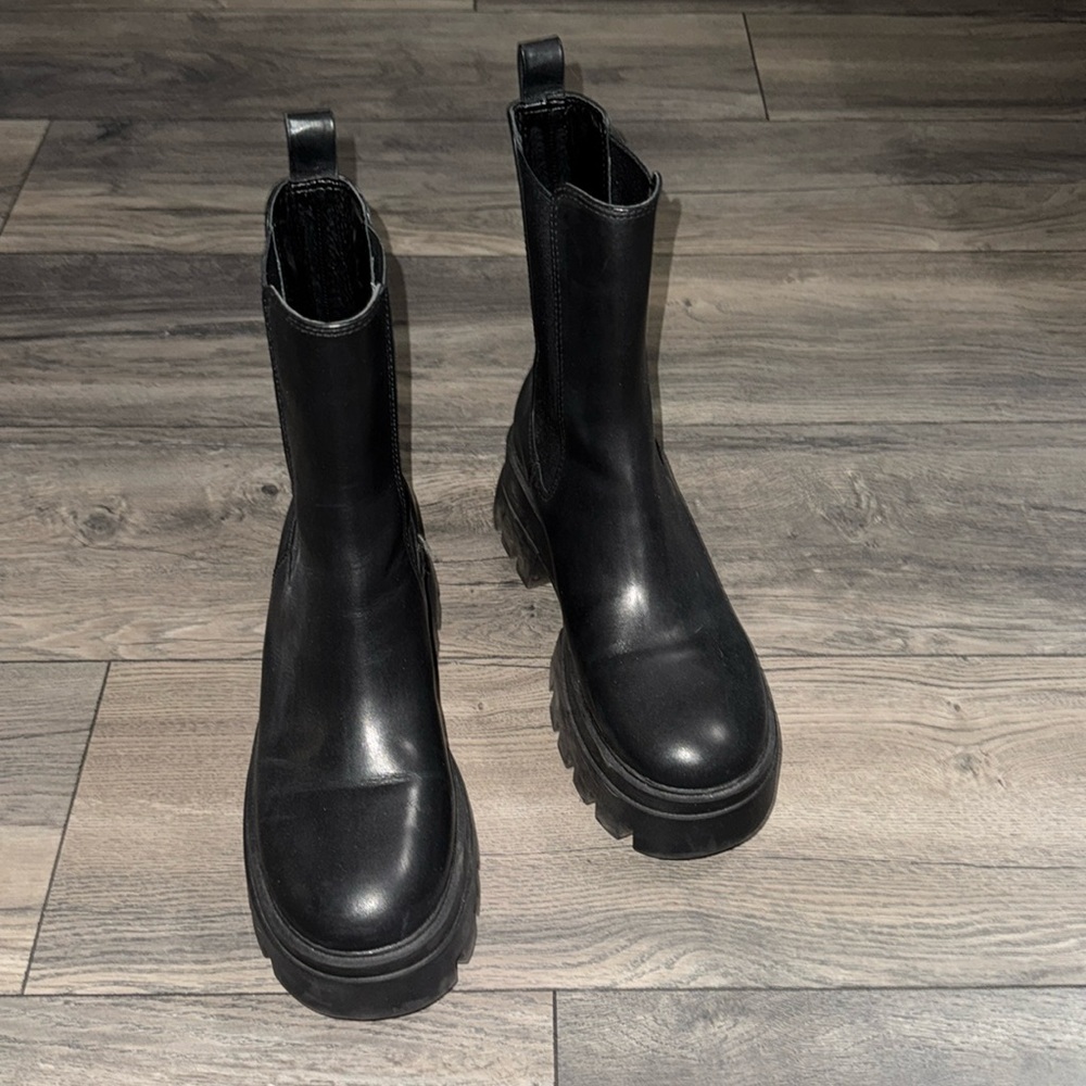 Women’s Gianni Bini Boots